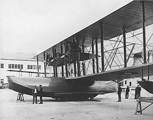 Curtiss NC-1 3 октомври 1918 г. - първоначална конфигурация на три двигателя.jpg