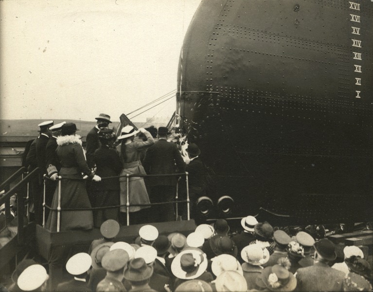 File:DF.CLR-8-29 The Launch of the Minas Geraes.tif