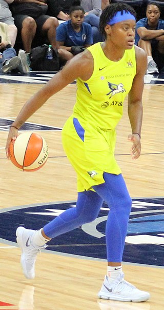 <span class="mw-page-title-main">Kaela Davis</span> American basketball player