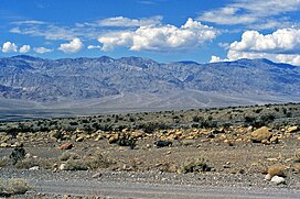 Death Valley & Cottonwood Pegunungan & alluvial fans (orchard) (Death Valley National Park, California, USA) (31871104718).jpg