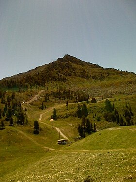 Dantul de Nendaz văzut de la marginea lacului Tracouet.