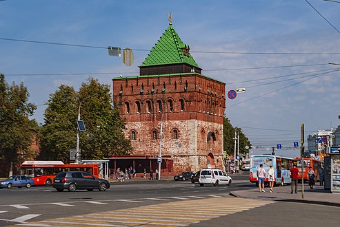 Dmitrievskaya Tower of the Nizhny Novgorod Kremlin 01.jpg