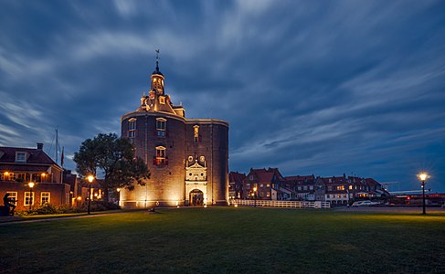 This winning image from Wiki Loves Monuments 2017 in the Netherlands shows the building Drommedaris (Q1260146) (Rijksmonument ID 464878)