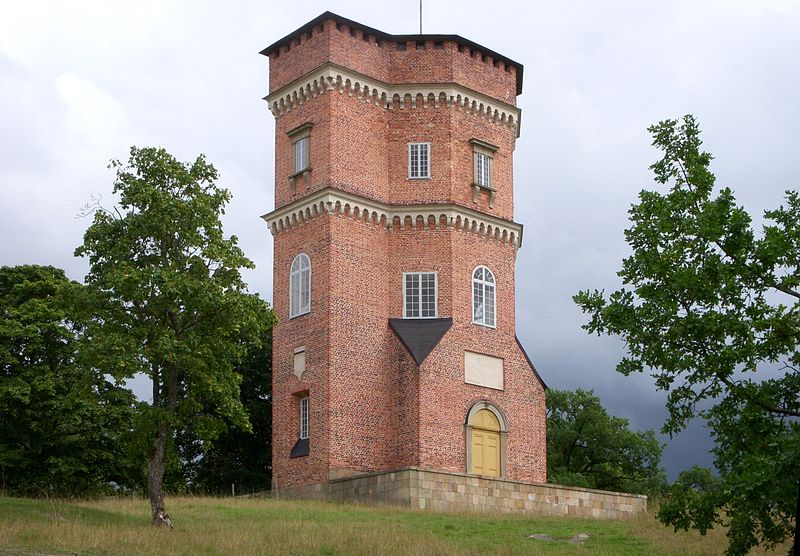 File:Drottningholm götska tornet 2011.jpg