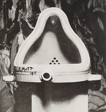 Alfred Stieglitz, photographie[34] de la Fontaine de Marcel Duchamp (1917).