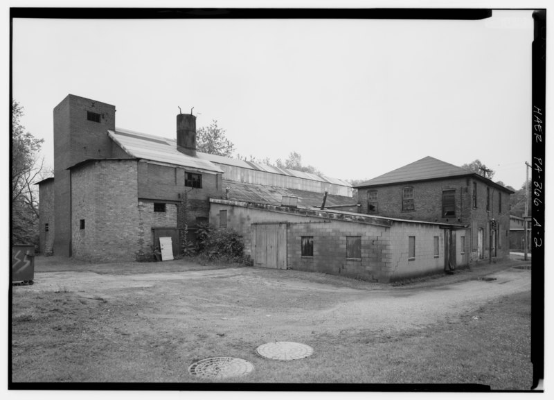 File:ELEVATION OF FOUNDRY AND PATTERN WAREHOUSE, LOOKING EAST - Ricks Foundry, Foundry Building, Miller Avenue off South Mount Vernon Street, Uniontown, Fayette County, PA HAER PA,26-UNITO,1A-2.tif