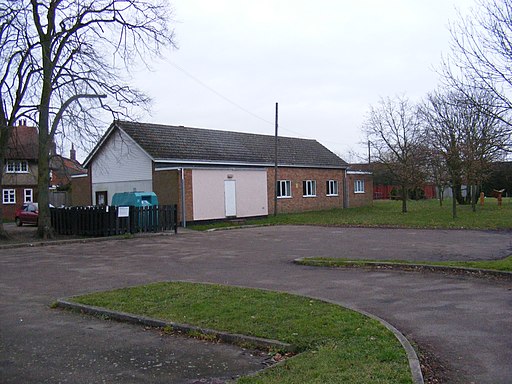 Small picture of Earsham Village Hall courtesy of Wikimedia Commons contributors