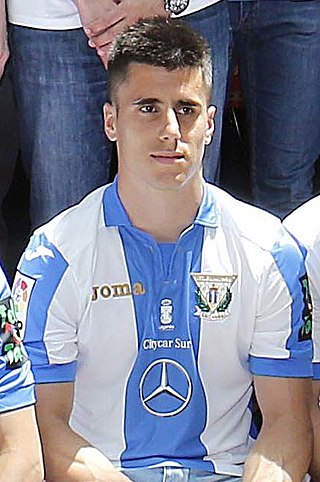 <span class="mw-page-title-main">Unai Bustinza</span> Spanish footballer (born 1992)