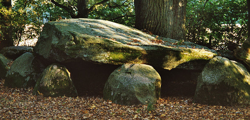 File:Engelmannsbäke Heidenopfertisch.jpg