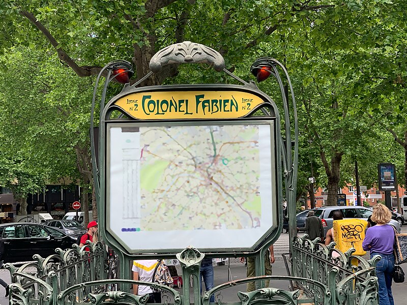 File:Entrée Station Métro Colonel Fabien Paris 3.jpg