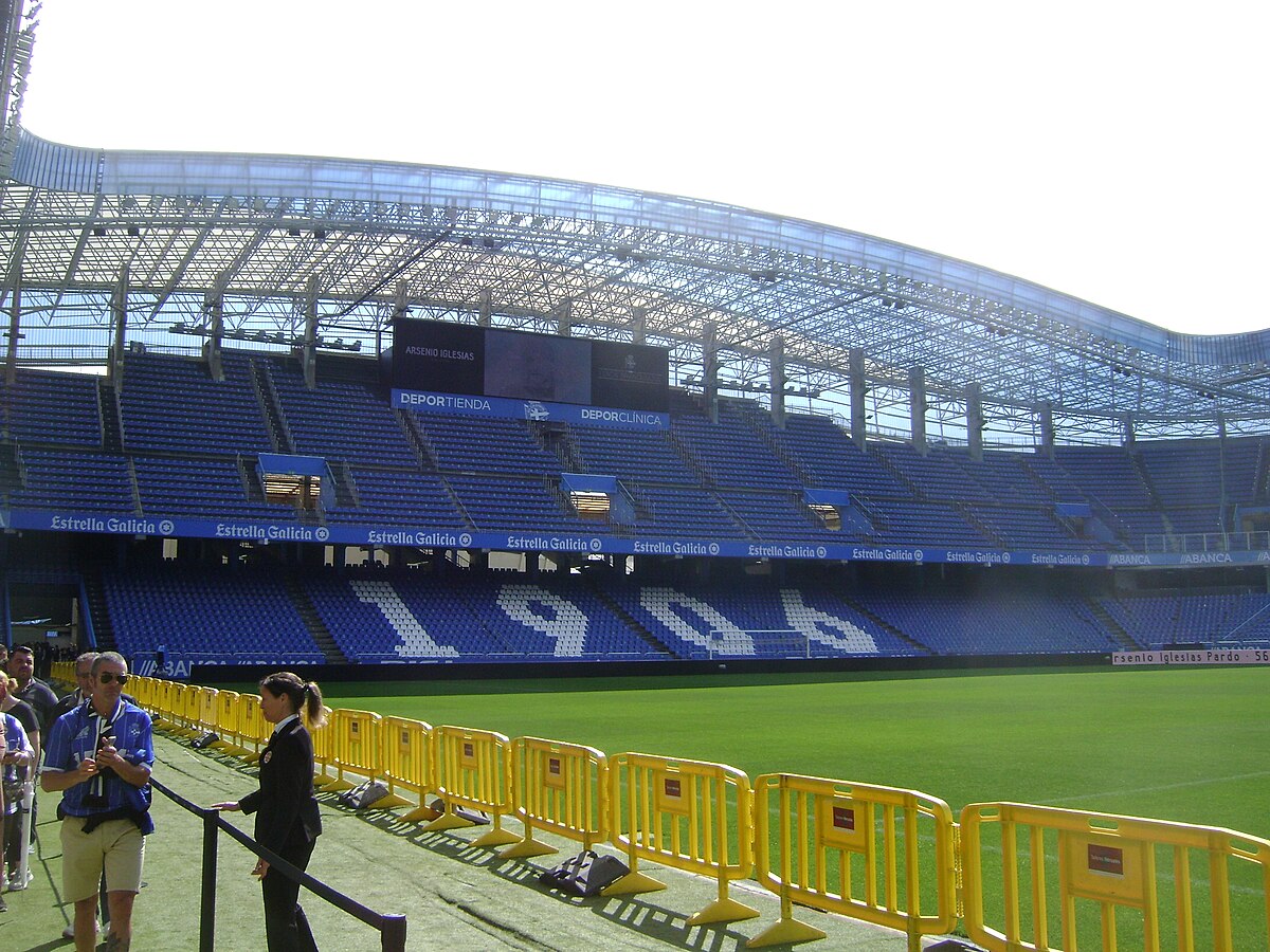 El Deportivo de La Coruña se fija en un mediocentro de Segunda división -  Estadio Deportivo