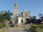 Forsiden af ​​katedralen i Intramuros, Manila.jpg