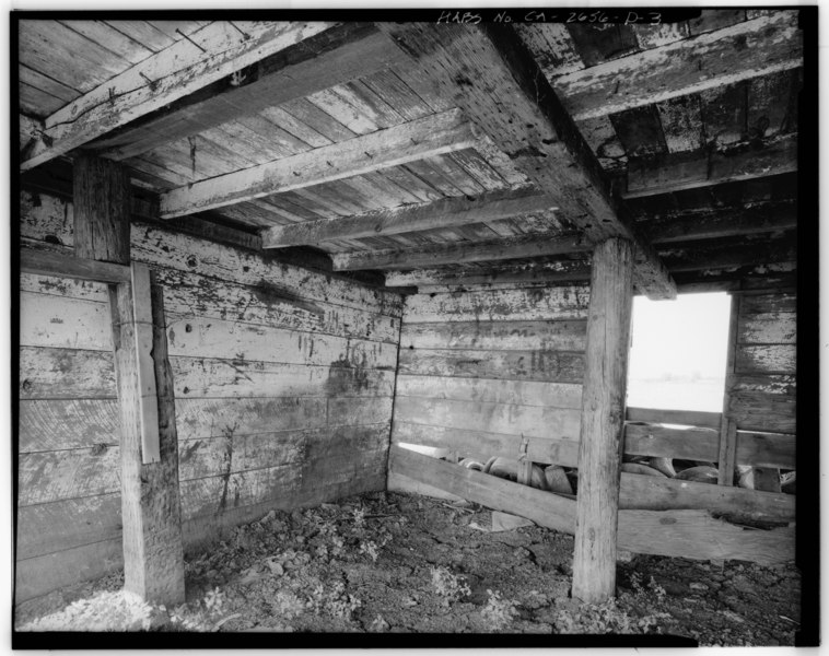 File:GRANARY, INTERIOR VIEW, LOOKING 28 DEGREES NORTH NORTHEAST. - Hudson-Cippa-Wolf Ranch, Granary, Sorento Road, Sacramento, Sacramento County, CA HABS CAL,34-SAC,61D-3.tif