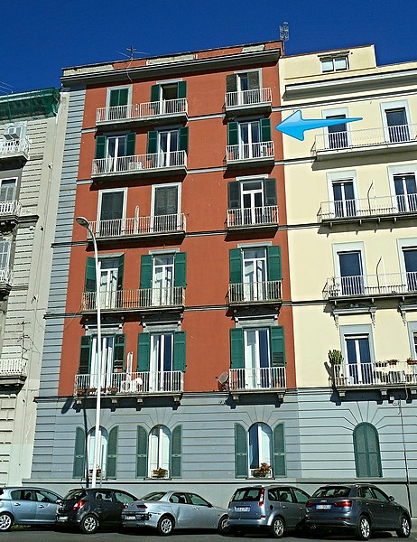 File:Gabriele D'Annunzio's house in Naples (Via Caracciolo) from November 1891 up to October 1892 (28893084133).jpg