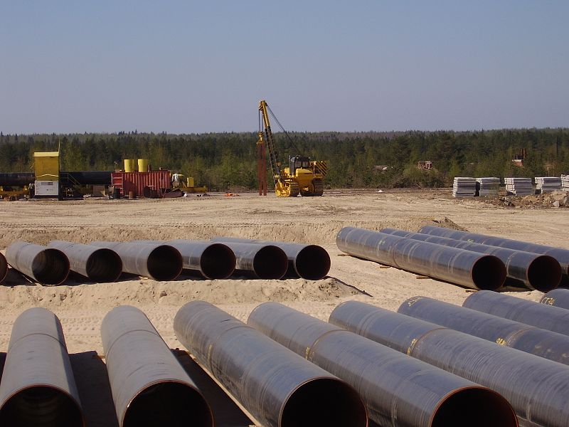Экспорт газа подконтрольного Кремлю «Газпрома» в Европу может сократиться примерно на треть