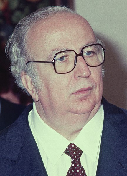 File:Giovanni Spadolini 1986 cropped.jpg