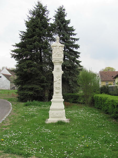 File:Gnadenstuhl in Hippersdorf 0153.JPG