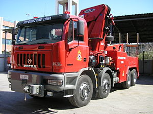 Astra HD7C 84-45 tow truck of the Fire Service of Greece. HFS THE2 014 tow-crane.JPG