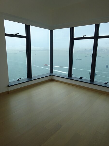 File:HK SYP 西營盤 Sai Ying Pun 德輔道西 345 Des Voeux Road West FV duplex Flat 40A 40B Upton window view seaview 維港海景 Victoria Harbour January 2016 DSC 040.jpg