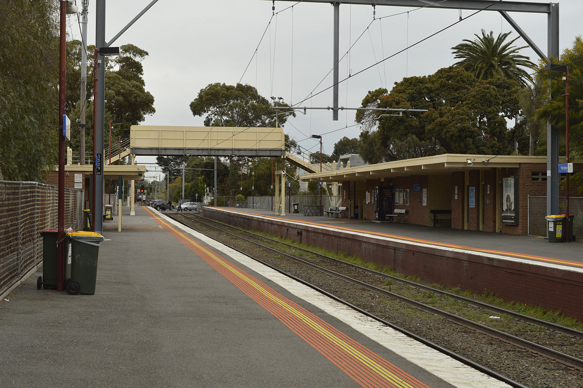 Hampton railway station, Melbourne