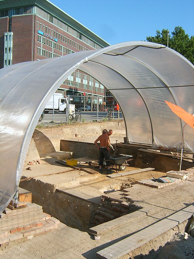 Archäologische Grabungen auf dem Hamburger Domplatz