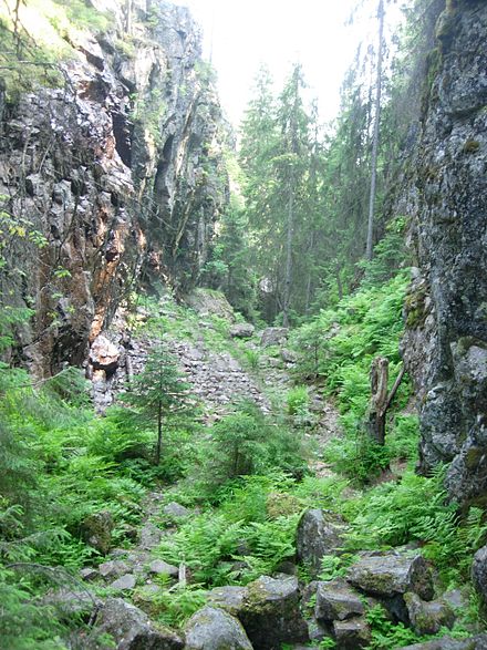 Steep rocks. Hitonhauta nature reserve in Laukaa