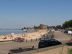 Huizen Gooimeer 17juni2006.jpg