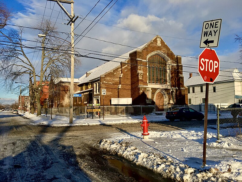 File:Iglesia de Dios Fuente de Vida - fmr Emmanuel Baptist Church - Buffalo, New York - 20200227.jpg