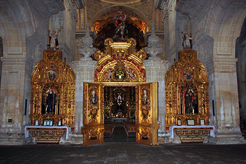 800px-Interior_of_the_monastery_%27%27San_Salvador_de_Celanova%27%27%2C_Celanova%2C_Ourense%2C_Galicia.jpg
