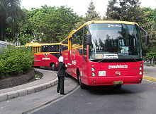 TransJakarta-Busse an der Wendestelle am Bahnhof Jakarta Kota