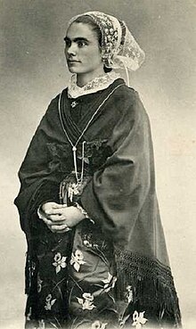 Fichier:Jeune_fille_du_Cap_Sizun_1901.jpg