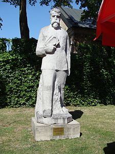 Monument to Julian Marchlewski, Zamoyski Palace in Kozłówka (1964)