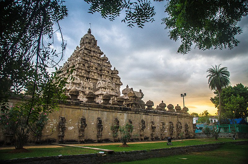 File:Kailasanathar Temple on a Cloudy Evening.jpg