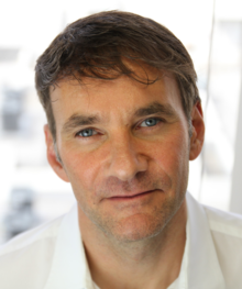 Keith Ferrazzi headshot.png