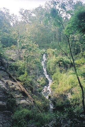 Wasserfall im Nationalpark Khlong Wang Chao
