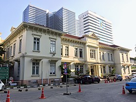 The historic Administration Building, with the Bhumisirimangkalanusorn and Sor Kor buildings in the background