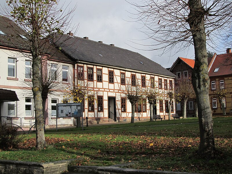 File:Kirchplatz 3, 1, Dransfeld, Landkreis Göttingen.jpg