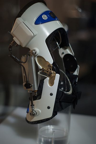 File:Knee Brace - Science Museum, London.jpg