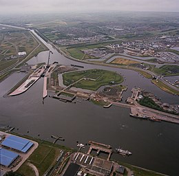 Koopvaarders Schutsluis Nieuwediep Den Helder.jpg