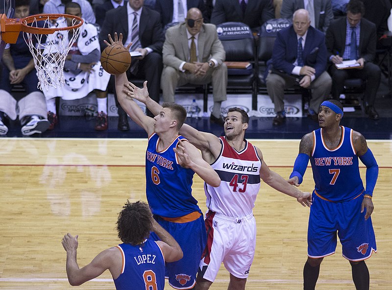 File:Kristaps Porzingis and Kris Humphries.jpg