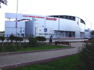 Sportstadion in het centrum van de plaats