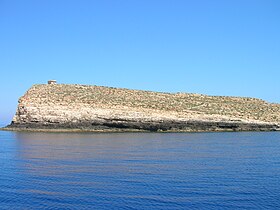 Pogled na otok Lampione sa mora