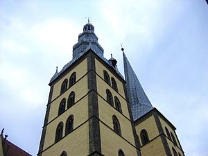 De gedraaide toren van de Sint-Nicolaaskerk