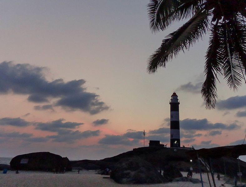 File:Light House at Kaup Bech.jpg