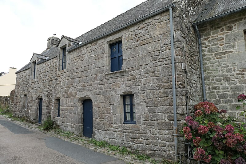 File:Locronan - 10 rue Saint-Maurice 01.jpg