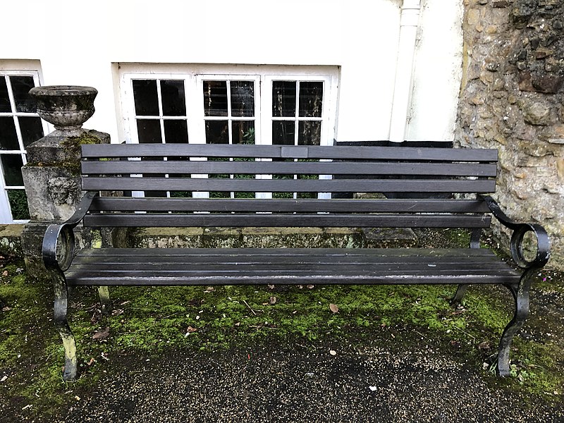 File:Long shot of the bench (OpenBenches 2882-1).jpg