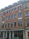 Double tenement house in closed development