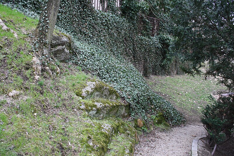 File:Máchovy sady forest garden in Třebíč, Třebíč District.jpg