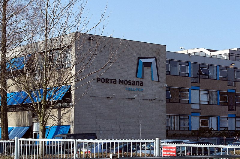 File:Maastricht, Porta Mosana College3 (cropped).jpg