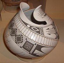 Pottery with indigenous design Mataortizpottery.jpg